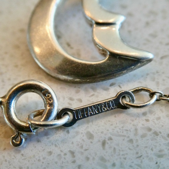 Tiffany & Co Paloma Picasso Sterling Silver Crescent Moon Pendant Necklace - Picture 9 of 9